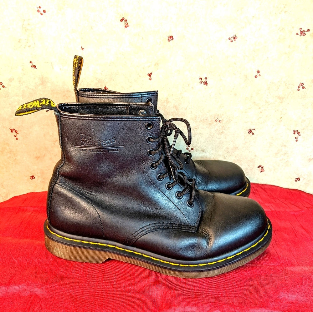 Dr Martens Mens 11 Air Black Leather Combat Boots